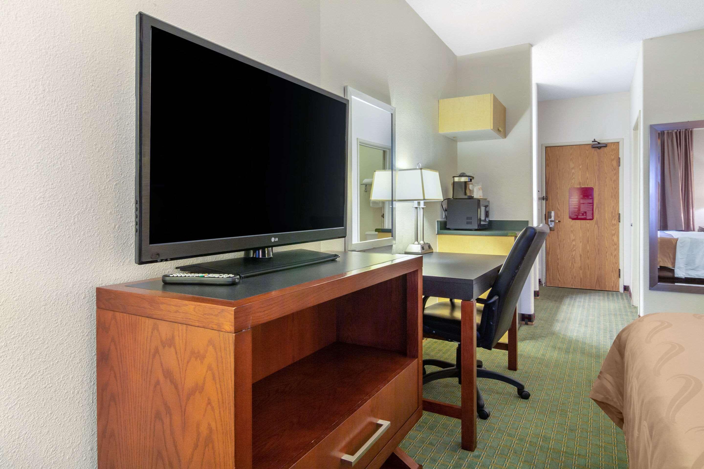 Quality Inn & Suites Lakewood - Denver Southwest Exteriér fotografie