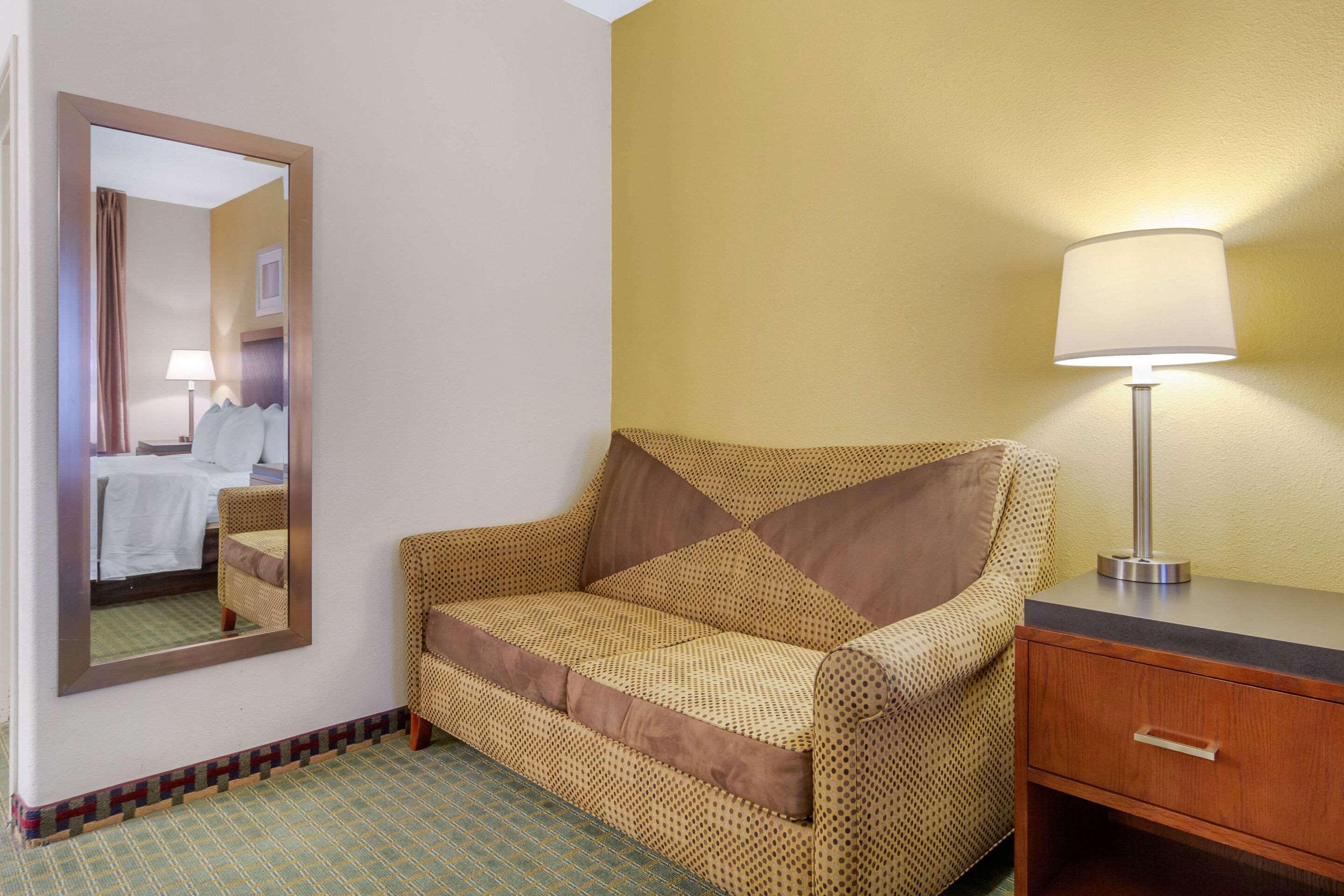 Quality Inn & Suites Lakewood - Denver Southwest Exteriér fotografie